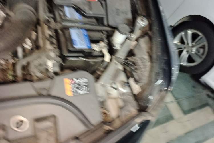 Used Cadillac XT5 2022 2.0T Four-Wheel Drive Luxury Version (Hummingbird Edition) Engine Bay Left