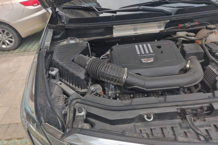 Used Cadillac XT5 2022 2.0T Four-Wheel Drive Luxury Version (Hummingbird Edition) Engine Bay Right
