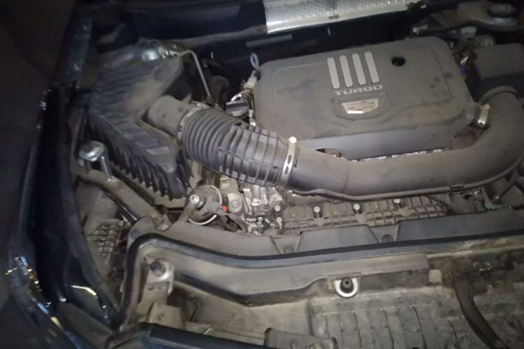 Used Cadillac XT5 2022 2.0T Four-Wheel Drive Luxury Version (Hummingbird Edition) Engine Bay Right