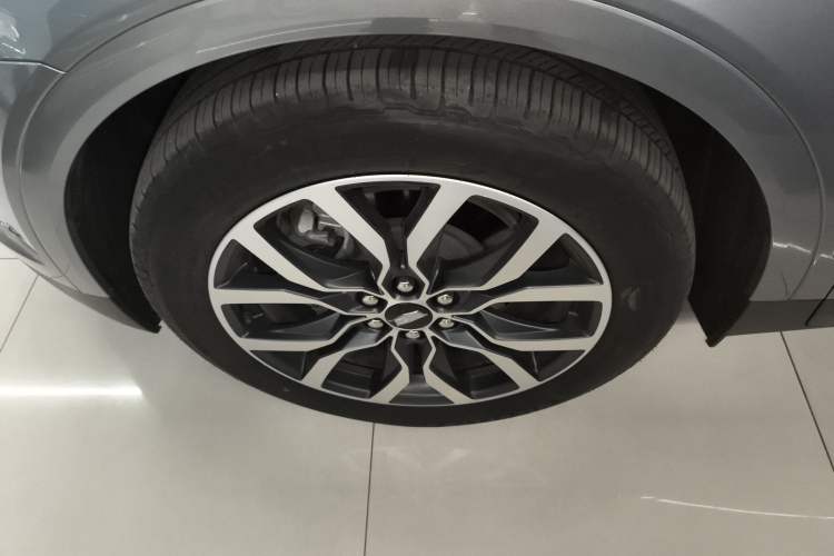 Used Cadillac XT5 2022 2.0T Four-Wheel Drive Platinum Edition Exterior 4