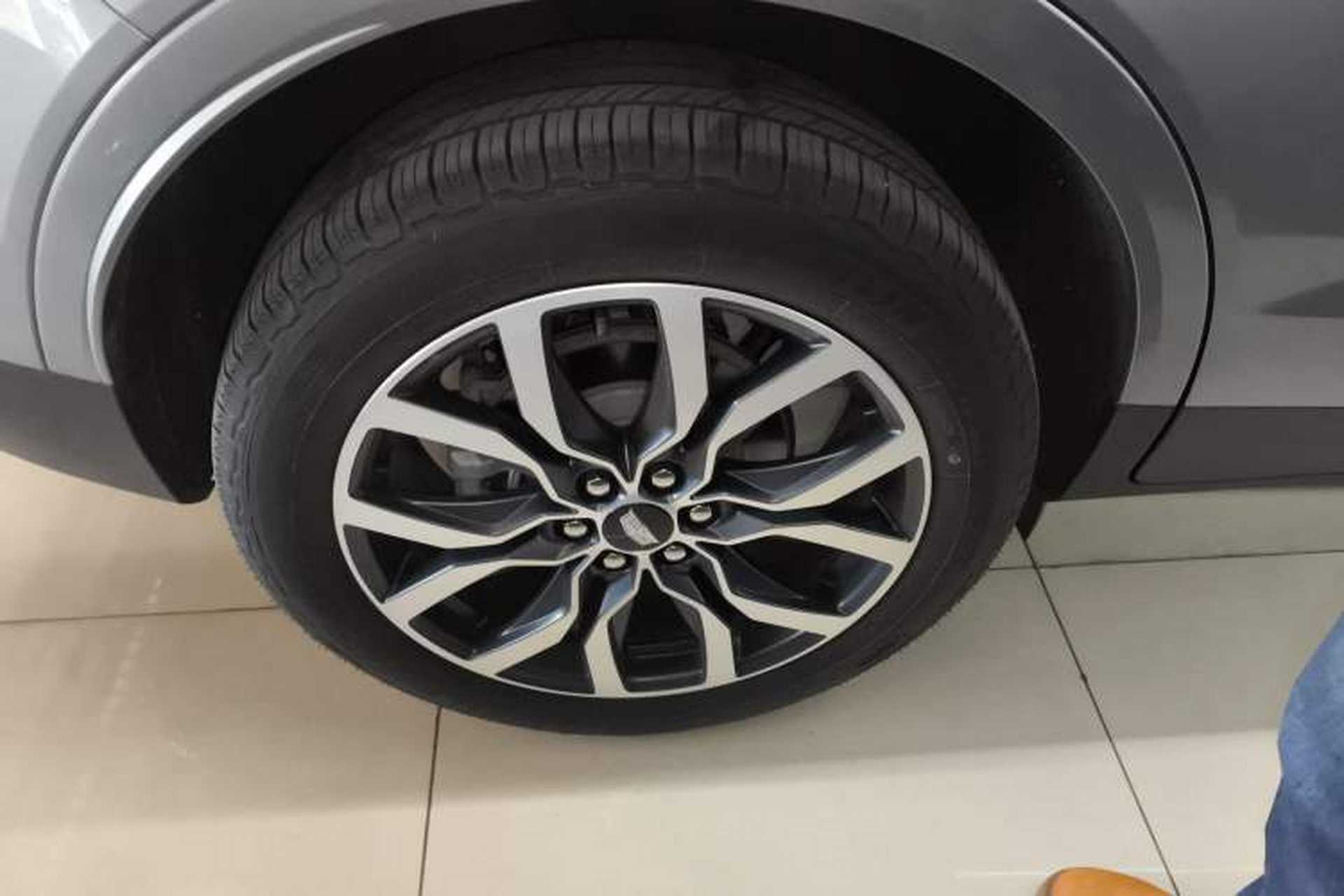Used Cadillac XT5 2022 2.0T Four-Wheel Drive Platinum Edition Exterior 5