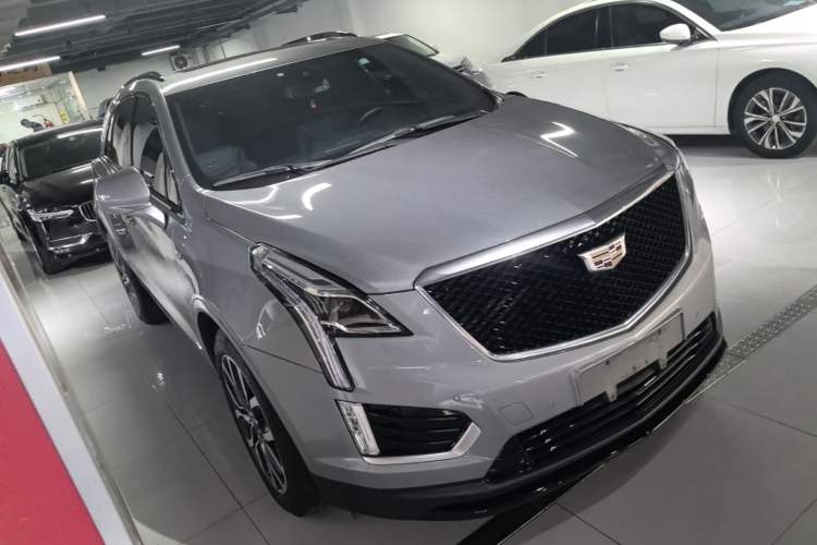 Used Cadillac XT5 2022 2.0T Four-Wheel Drive Luxury Version (Hummingbird Edition) Front Right 45 Deg