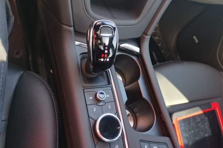 Used Cadillac XT5 2022 2.0T Two-Wheel Drive Luxury Version Gear Lever
