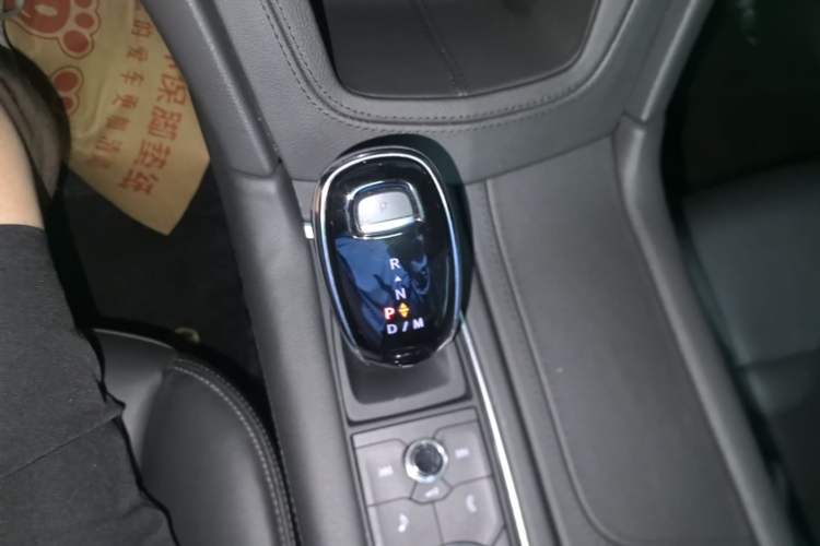 Used Cadillac XT5 2022 2.0T Four-Wheel Drive Luxury Version (Hummingbird Edition) Gear Lever