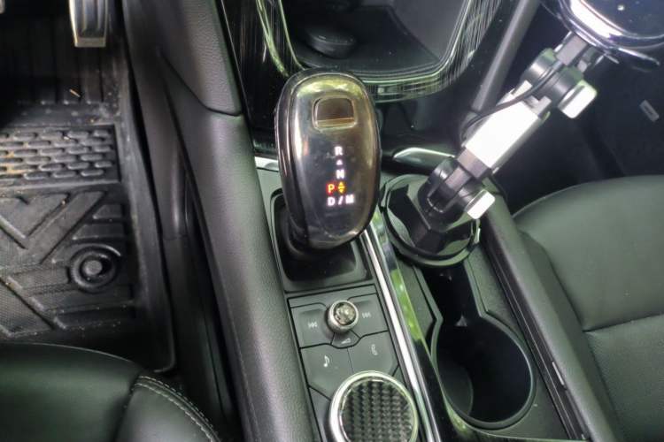 Used Cadillac XT5 2022 2.0T Four-Wheel Drive Luxury Version (Hummingbird Edition) Gear Lever