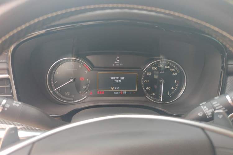 Used Cadillac XT5 2022 2.0T Four-Wheel Drive Luxury Version (Hummingbird Edition) Instrument Cluster