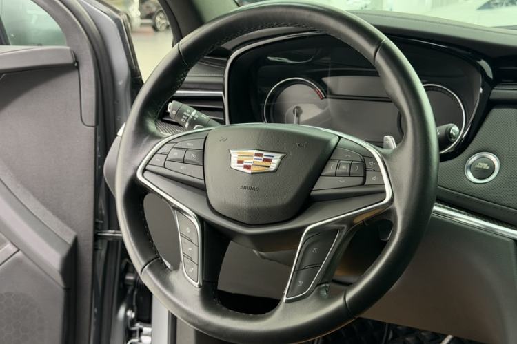 Used Cadillac XT5 2022 2.0T Four-Wheel Drive Luxury Version (Hummingbird Edition) Interior 3