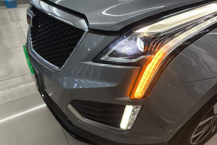 Used Cadillac XT5 2022 2.0T Four-Wheel Drive Platinum Edition Left Front Headlight