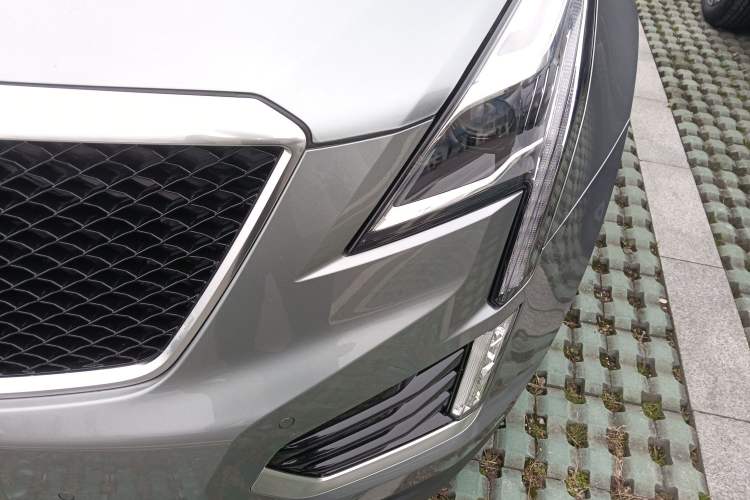 Used Cadillac XT5 2022 2.0T Four-Wheel Drive Luxury Version (Hummingbird Edition) Left Front Headlight
