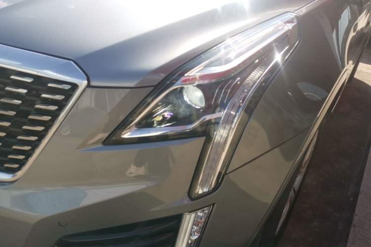Used Cadillac XT5 2022 2.0T Two-Wheel Drive Luxury Version Left Front Headlight