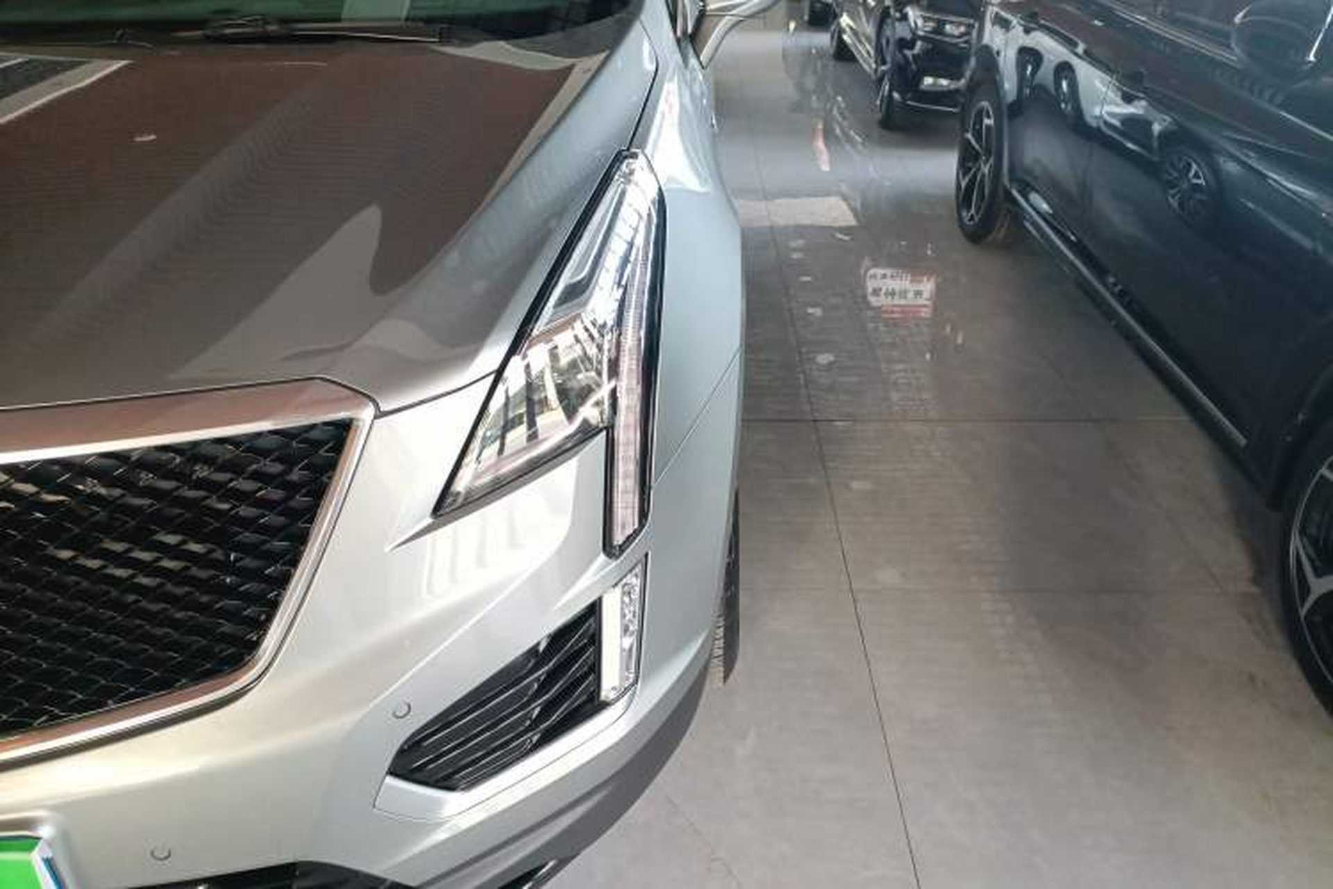 Used Cadillac XT5 2022 2.0T Four-Wheel Drive Luxury Version (Hummingbird Edition) Left Front Headlight