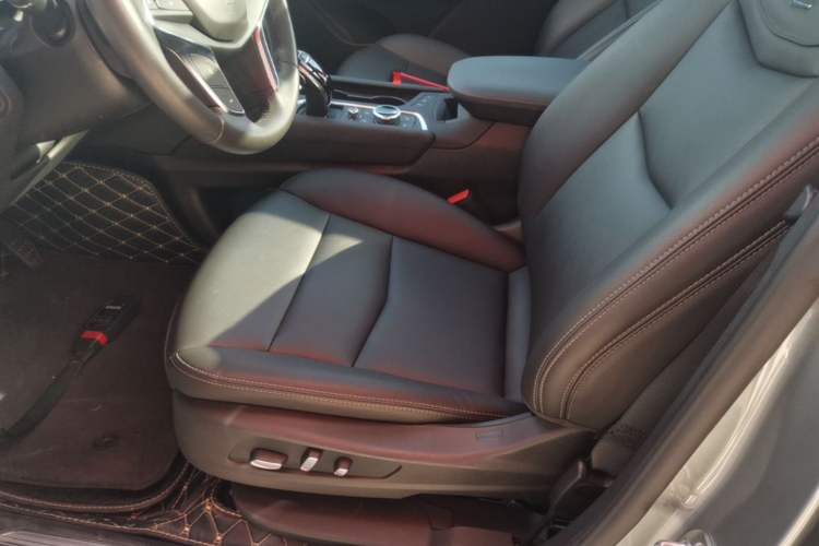 Used Cadillac XT5 2022 2.0T Two-Wheel Drive Luxury Version Left Front Seat