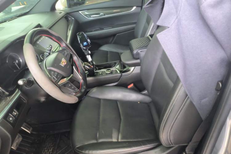Used Cadillac XT5 2022 2.0T Four-Wheel Drive Luxury Version (Hummingbird Edition) Left Front Seat