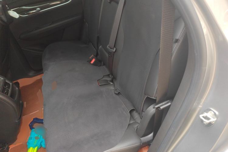 Used Cadillac XT5 2022 2.0T Four-Wheel Drive Luxury Version (Hummingbird Edition) Left Rear Seat