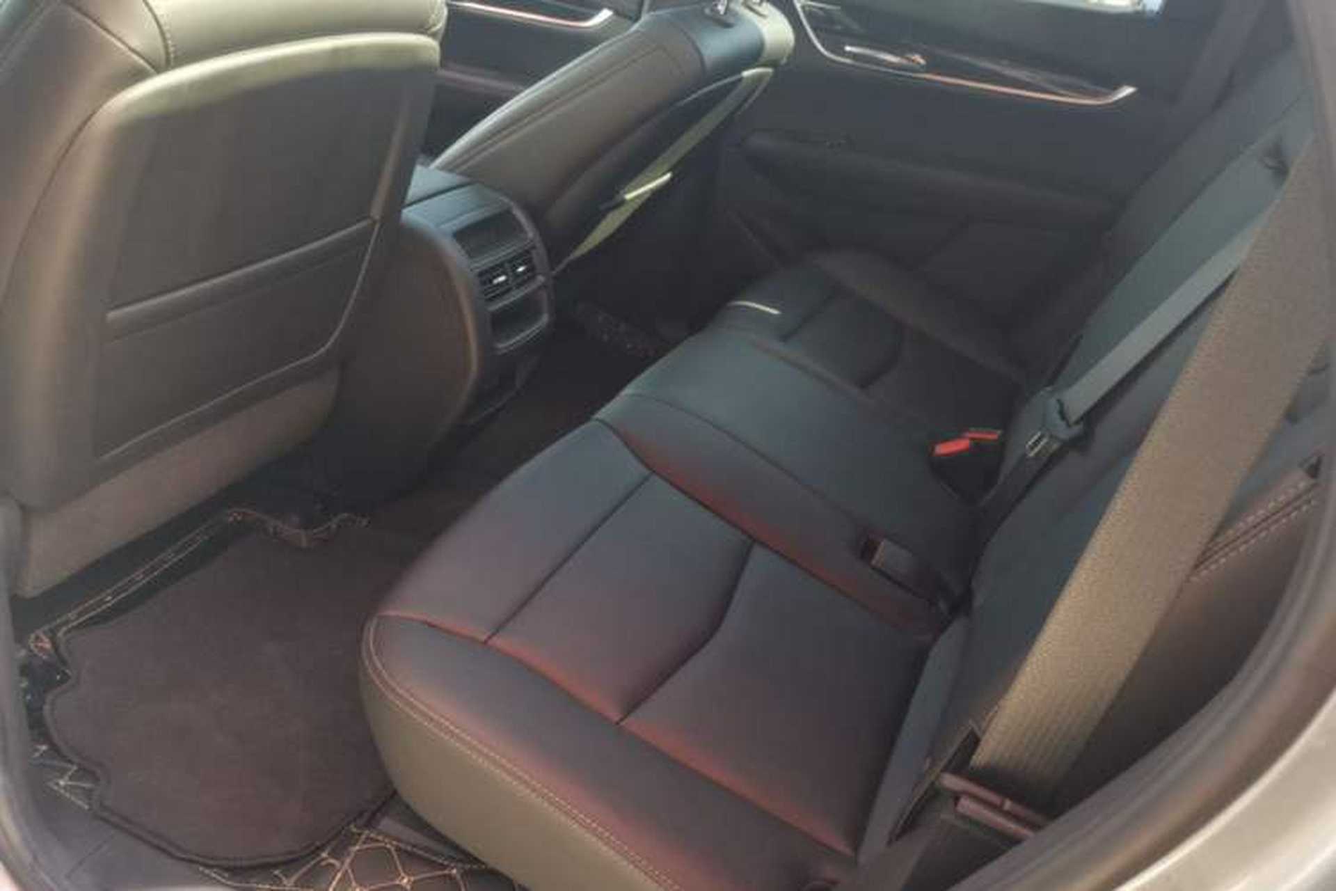Used Cadillac XT5 2022 2.0T Two-Wheel Drive Luxury Version Left Rear Seat