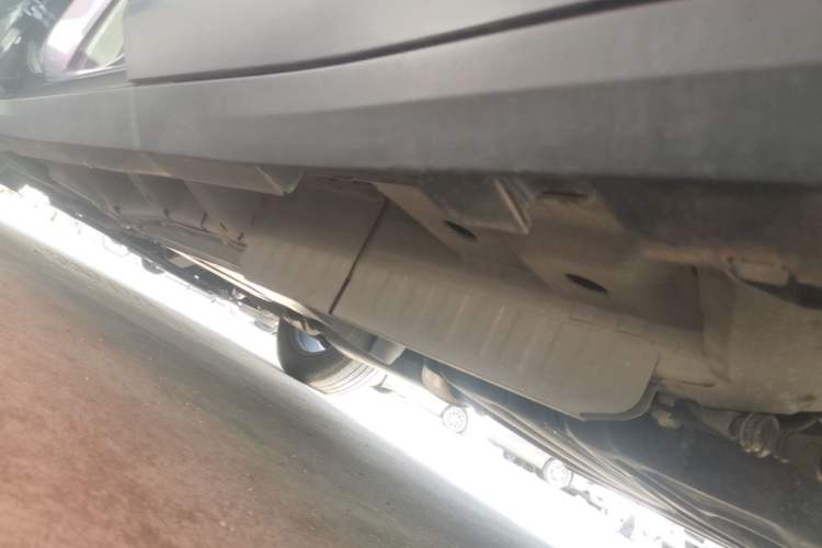 Used Cadillac XT5 2022 2.0T Two-Wheel Drive Luxury Version Left Side Sill