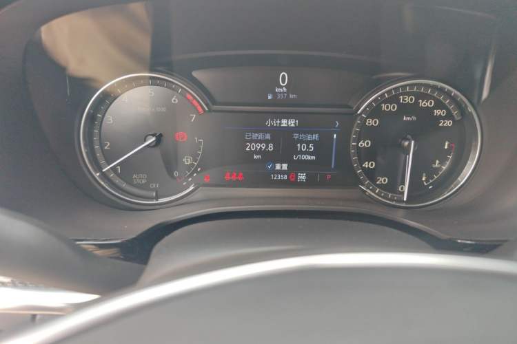 Used Cadillac XT5 2022 2.0T Four-Wheel Drive Luxury Version (Hummingbird Edition) Odometer Close Up