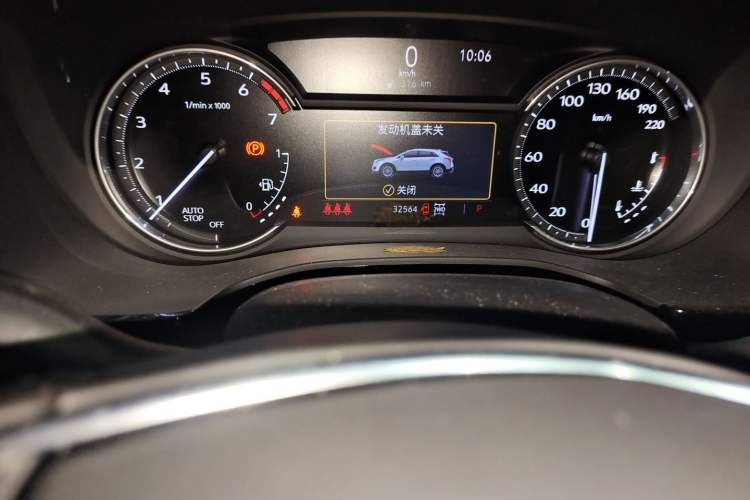 Used Cadillac XT5 2022 2.0T Four-Wheel Drive Luxury Version (Hummingbird Edition) Odometer Close Up