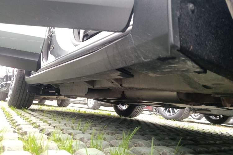 Used Cadillac XT5 2022 2.0T Four-Wheel Drive Luxury Version (Hummingbird Edition) Right Side Sill