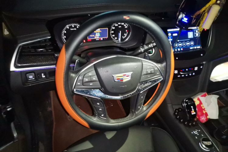 Used Cadillac XT5 2022 2.0T Four-Wheel Drive Luxury Version (Hummingbird Edition) Steering Wheel