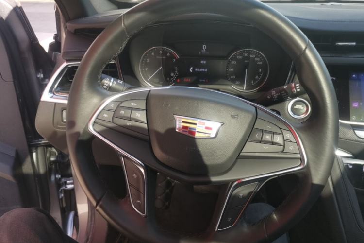 Used Cadillac XT5 2022 2.0T Two-Wheel Drive Luxury Version Steering Wheel