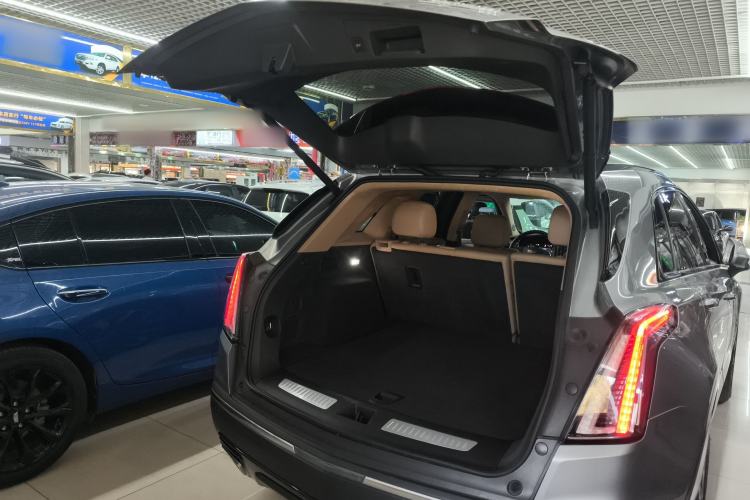 Used Cadillac XT5 2022 2.0T Four-Wheel Drive Platinum Edition Trunk