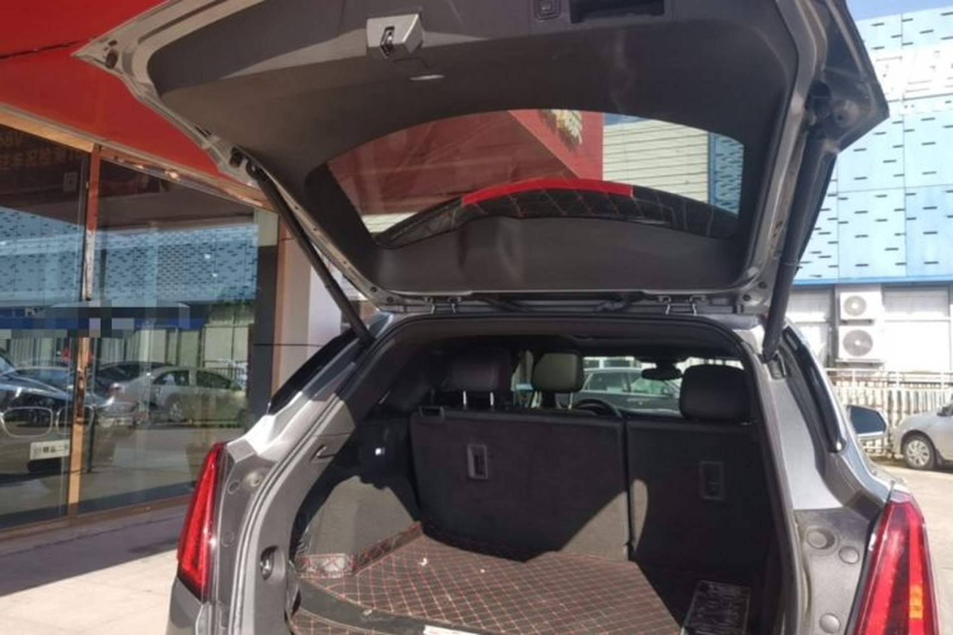Used Cadillac XT5 2022 2.0T Two-Wheel Drive Luxury Version Trunk