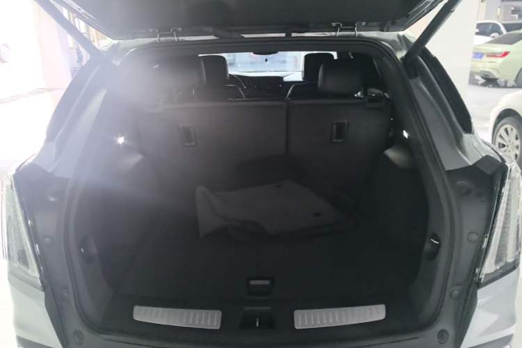 Used Cadillac XT5 2022 2.0T Four-Wheel Drive Luxury Version (Hummingbird Edition) Trunk