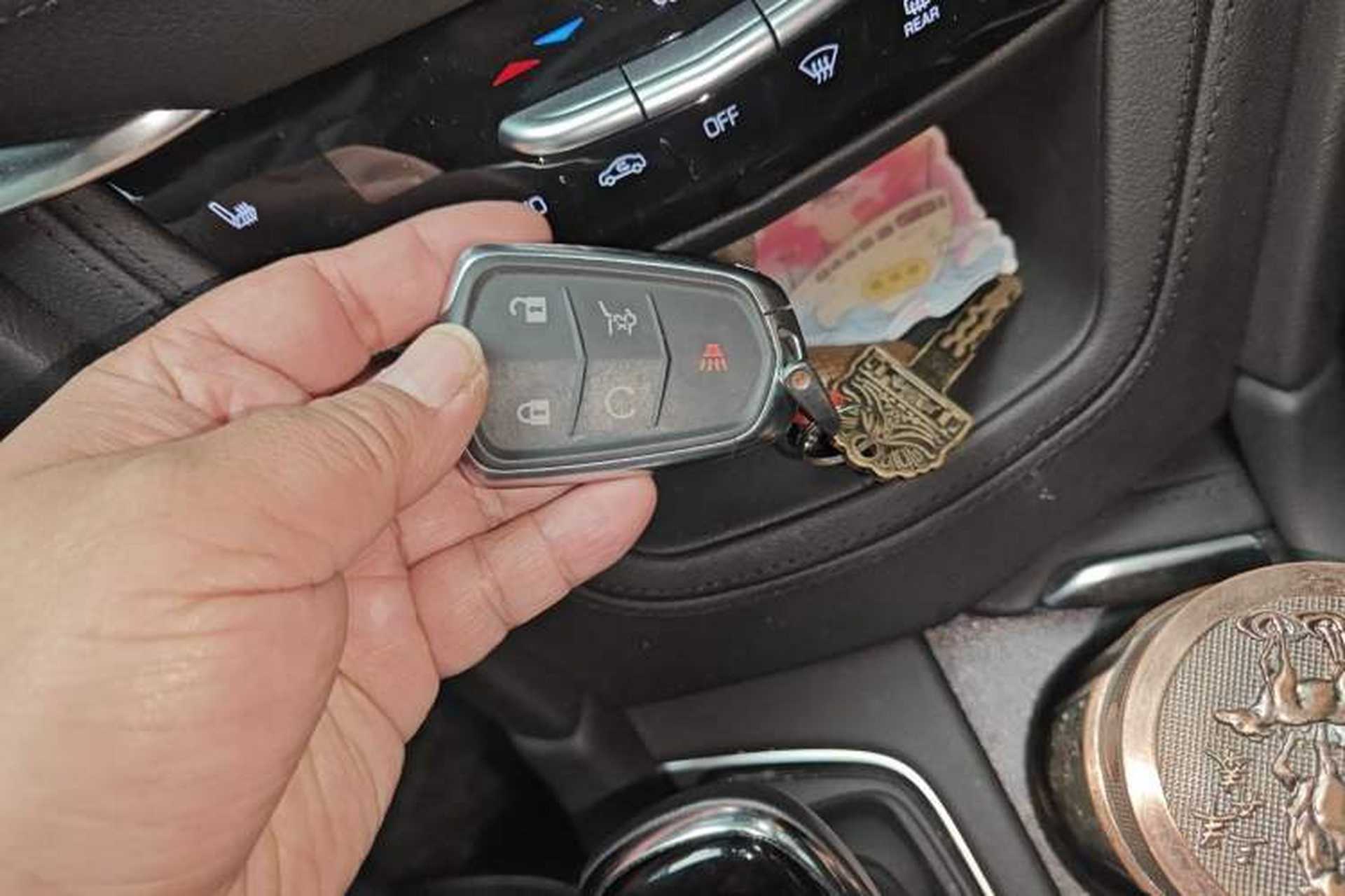 Used Cadillac XT5 2022 2.0T Four-Wheel Drive Luxury Version (Hummingbird Edition) Vehicle Key