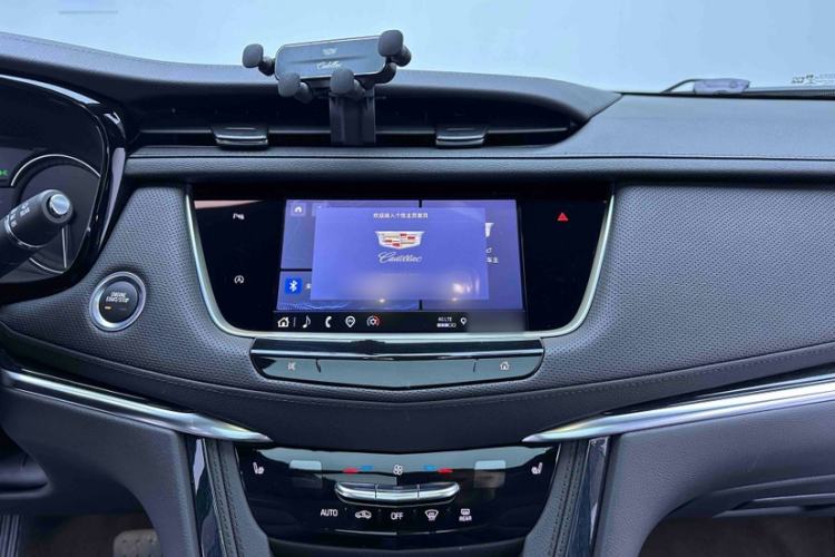 Used Cadillac XT5 2022 2.0T Two-Wheel Drive Luxury Version Audio And AC Panel