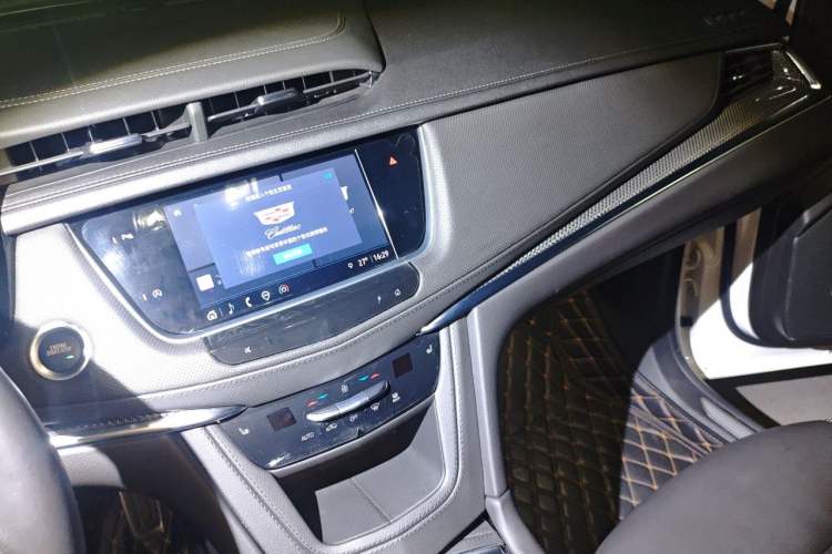 Used Cadillac XT5 2022 2.0T Four-Wheel Drive Luxury Version (Hummingbird Edition) Audio And AC Panel