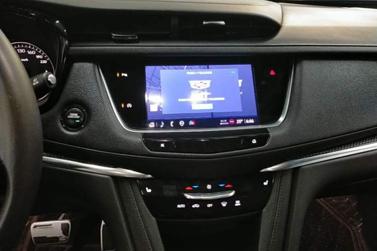 Used Cadillac XT5 2022 2.0T Four-Wheel Drive Luxury Version (Hummingbird Edition) Audio And AC Panel
