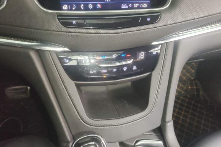Used Cadillac XT5 2022 2.0T Four-Wheel Drive Luxury Version (Hummingbird Edition) Audio And AC Panel