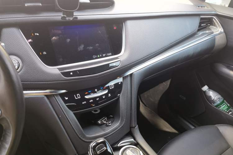 Used Cadillac XT5 2022 2.0T Four-Wheel Drive Luxury Version (Hummingbird Edition) Audio And AC Panel