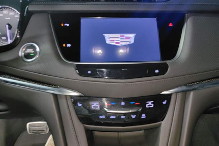 Used Cadillac XT5 2022 2.0T Four-Wheel Drive Luxury Version (Hummingbird Edition) Audio And AC Panel