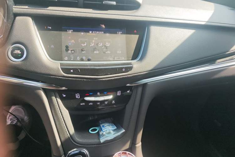 Used Cadillac XT5 2022 2.0T Four-Wheel Drive Luxury Version (Hummingbird Edition) Audio And AC Panel