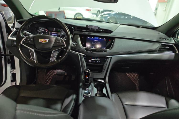 Used Cadillac XT5 2022 2.0T Two-Wheel Drive Luxury Version Center Console