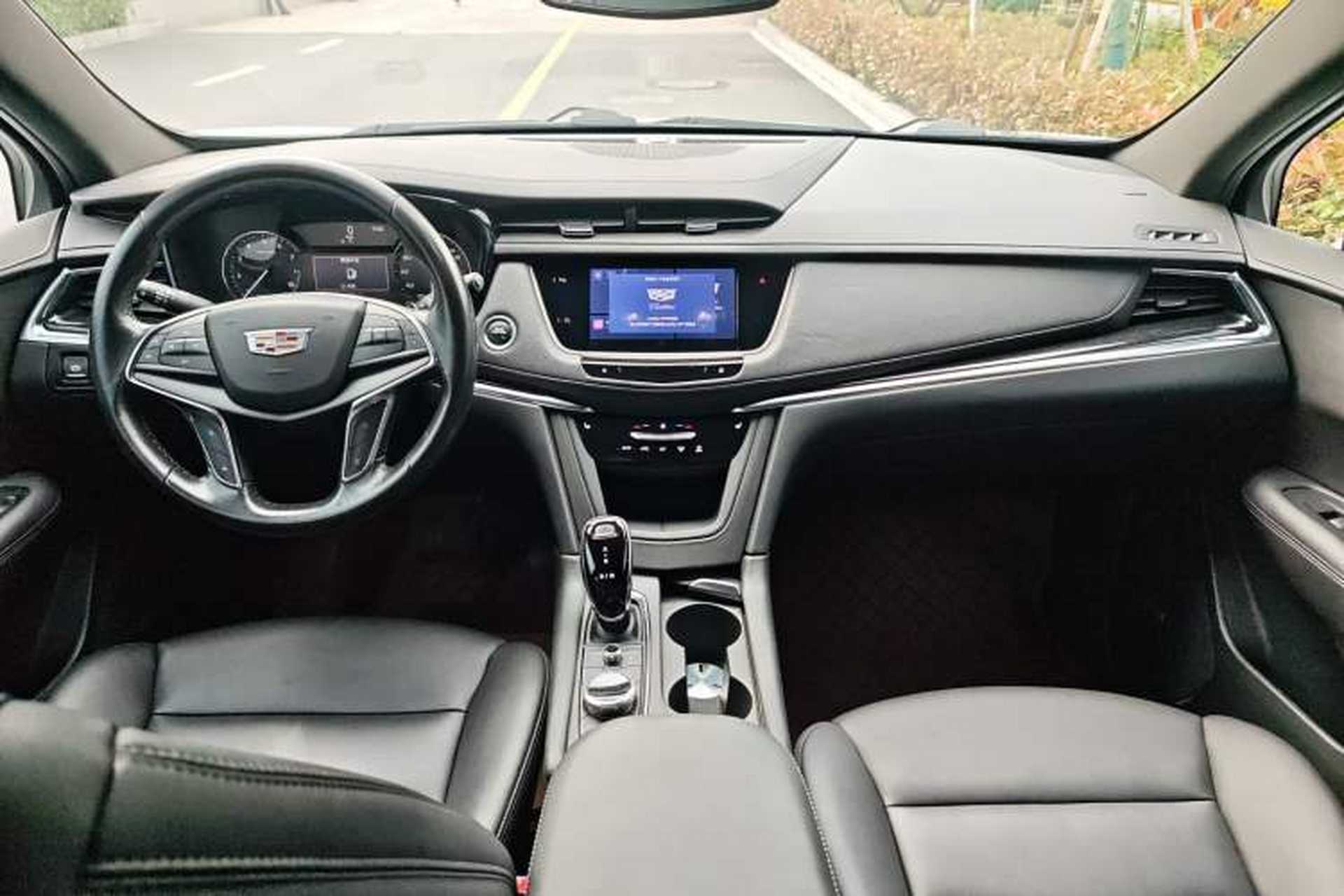 Used Cadillac XT5 2022 2.0T Two-Wheel Drive Luxury Version Center Console