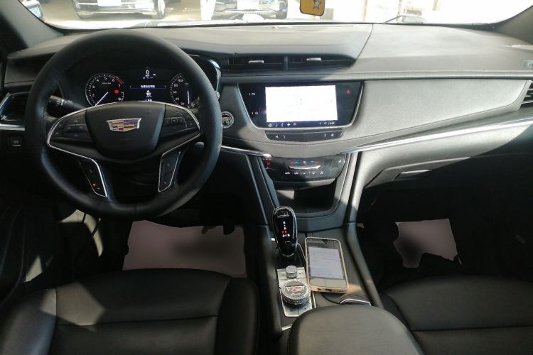 Used Cadillac XT5 2022 2.0T Two-Wheel Drive Luxury Version Center Console