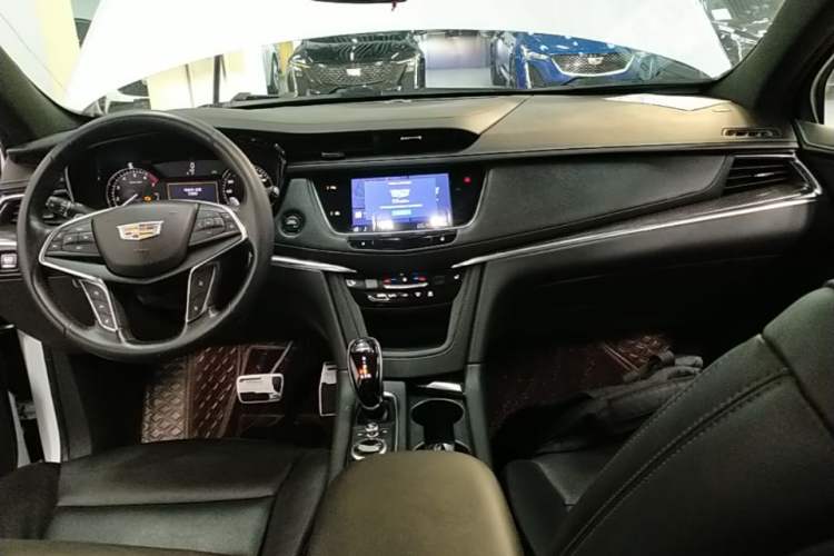 Used Cadillac XT5 2022 2.0T Four-Wheel Drive Luxury Version (Hummingbird Edition) Center Console