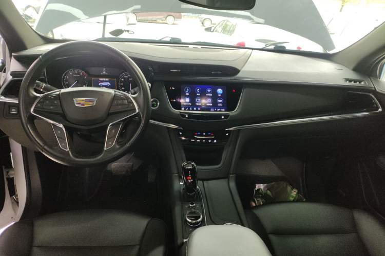 Used Cadillac XT5 2022 2.0T Two-Wheel Drive Luxury Version Center Console