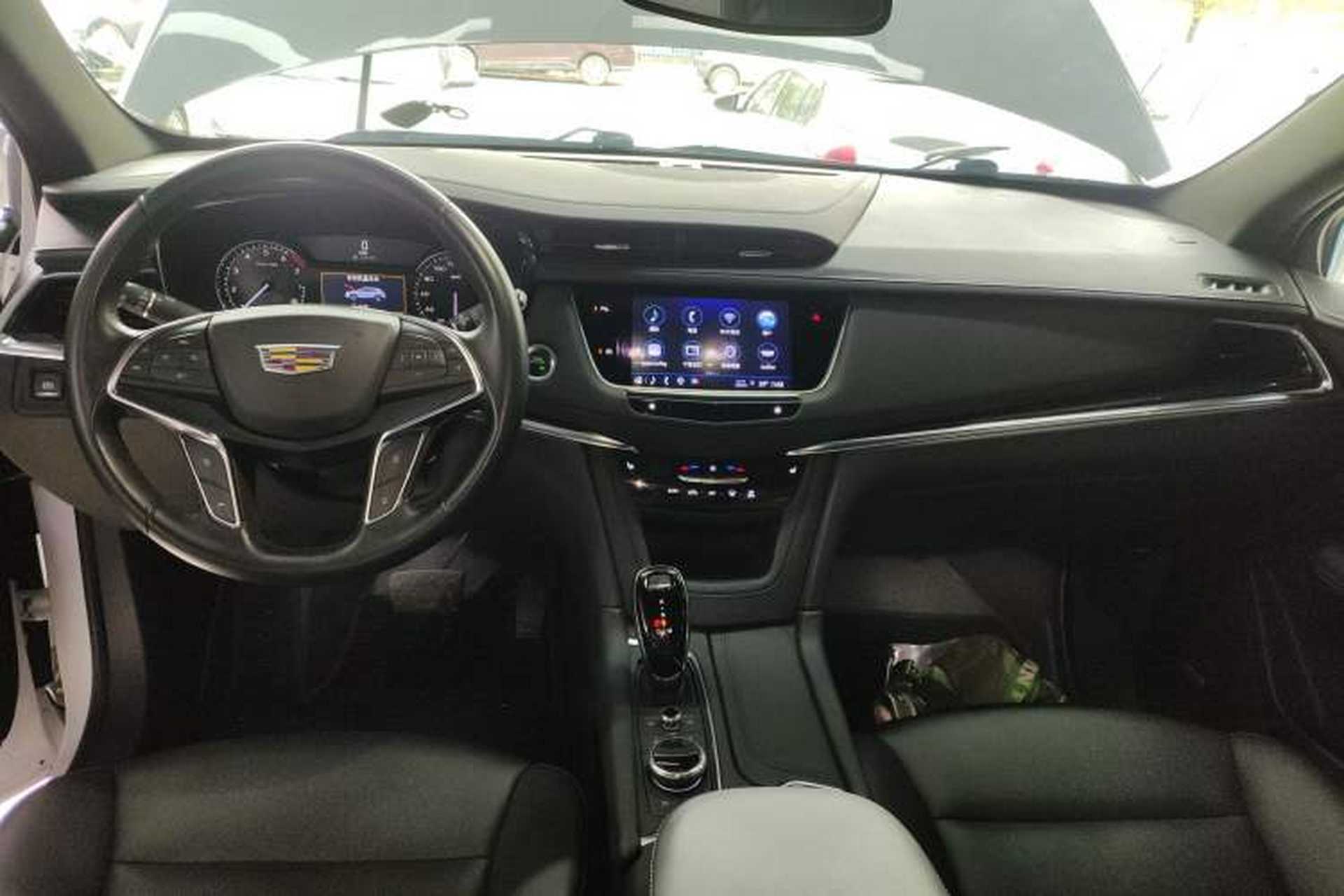 Used Cadillac XT5 2022 2.0T Two-Wheel Drive Luxury Version Center Console