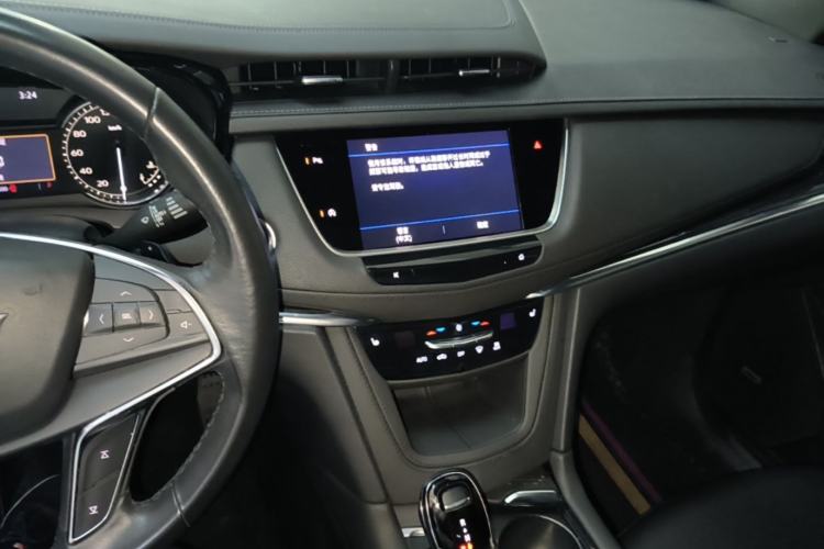 Used Cadillac XT5 2022 2.0T Two-Wheel Drive Luxury Version Center Console