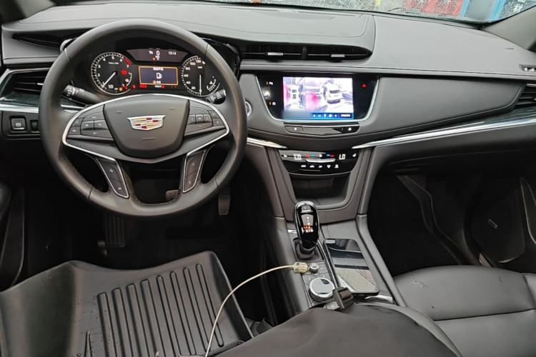 Used Cadillac XT5 2022 2.0T Two-Wheel Drive Luxury Version Center Console