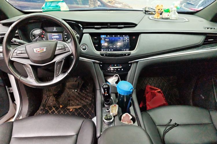 Used Cadillac XT5 2022 2.0T Two-Wheel Drive Luxury Version Center Console