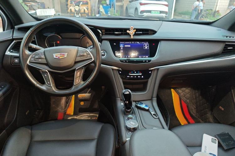 Used Cadillac XT5 2022 2.0T Four-Wheel Drive Luxury Version Center Console