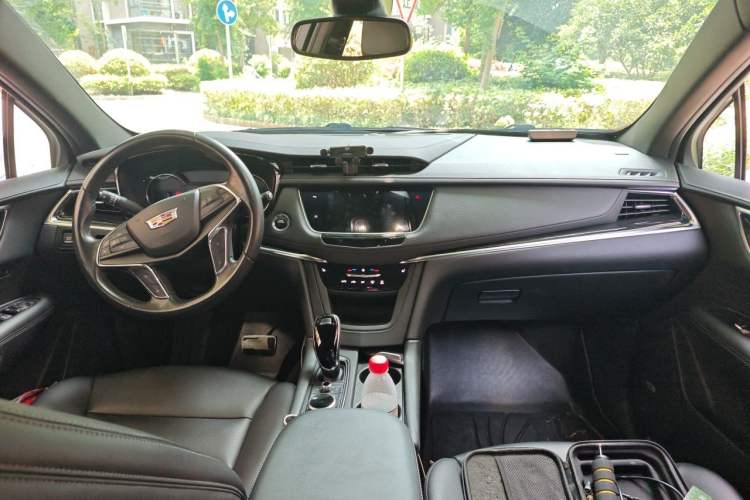 Used Cadillac XT5 2022 2.0T Four-Wheel Drive Luxury Version Center Console