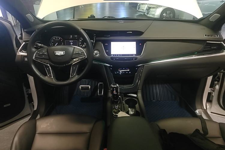 Used Cadillac XT5 2022 2.0T Four-Wheel Drive Luxury Version Center Console
