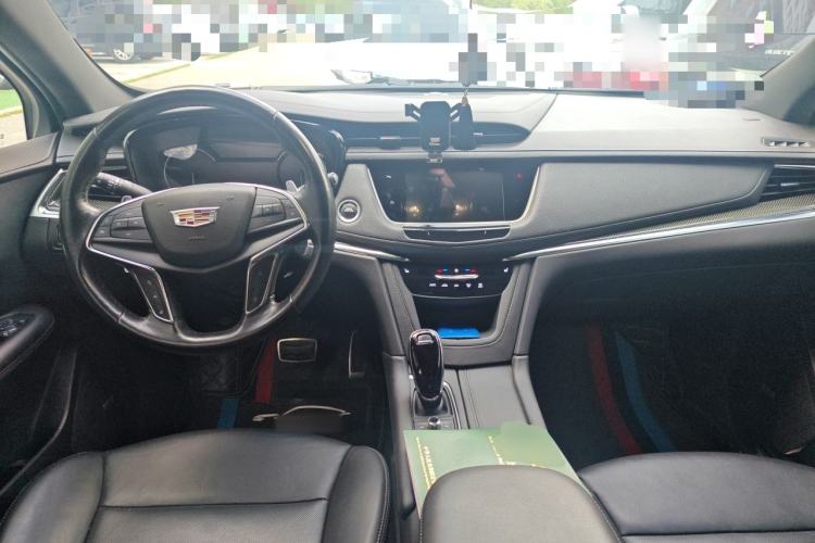 Used Cadillac XT5 2022 2.0T Four-Wheel Drive Luxury Version (Hummingbird Edition) Center Console