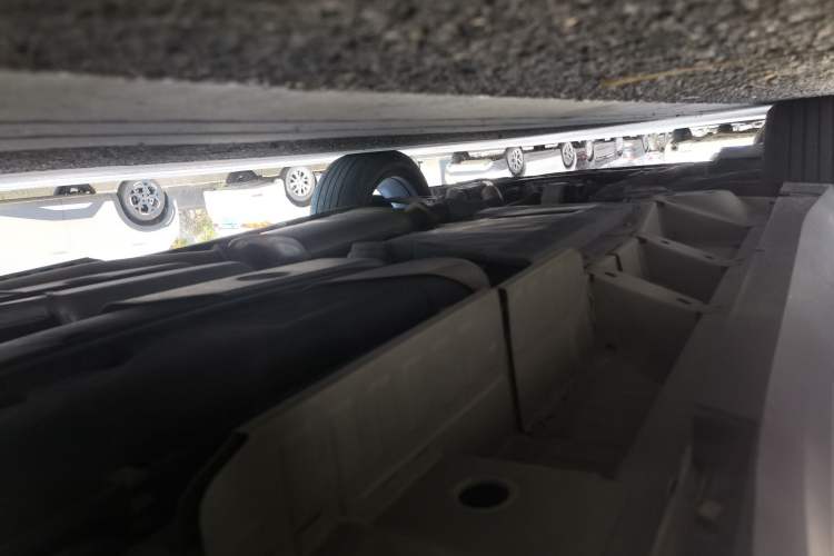 Used Cadillac XT5 2022 2.0T Four-Wheel Drive Luxury Version (Hummingbird Edition) Chassis Rear Left